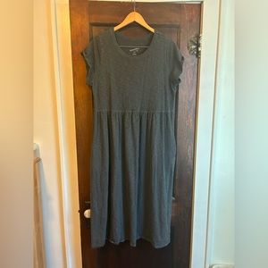 Universal threads midi t shirt dress